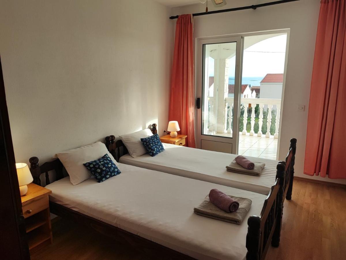 Apartments Dodik 奥瑞比克 外观 照片