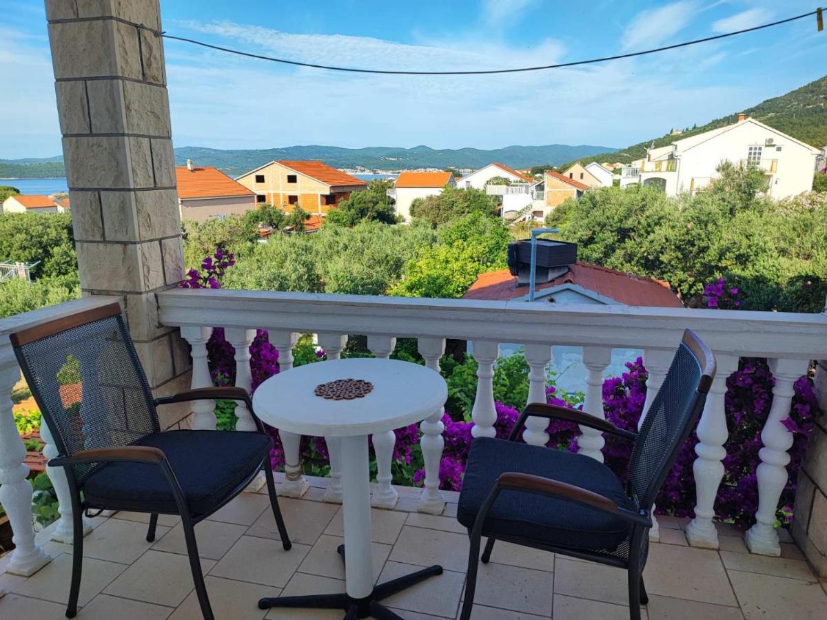 Apartments Dodik 奥瑞比克 外观 照片