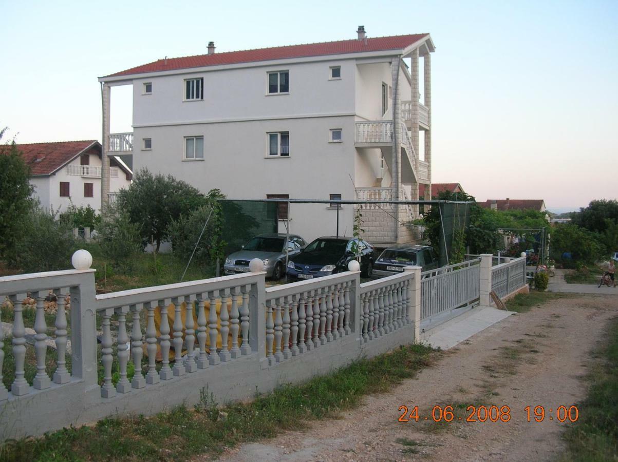 Apartments Dodik 奥瑞比克 外观 照片